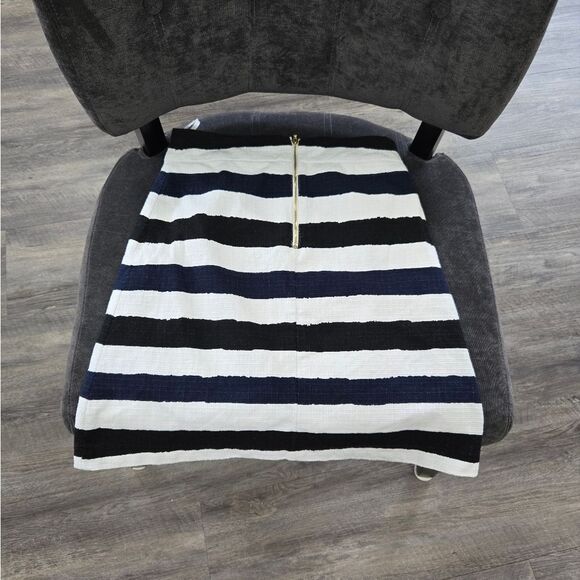 🐢 Kate Spade Skirt The Rules! Black white and navy lined skirt.  Size 2. - Picture 9 of 9